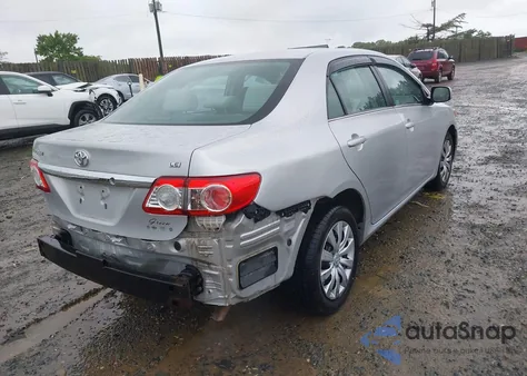 2013 Toyota Corolla Le z USA, uszkodzony, nr VIN 2T1BU4EE8DC982364